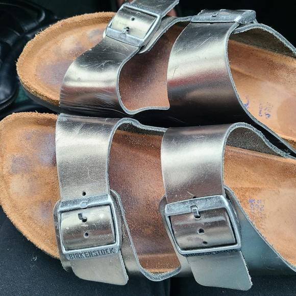 Birkenstock Arizona Metallic Leather Sandals. Size 41 - Picture 4 of 8